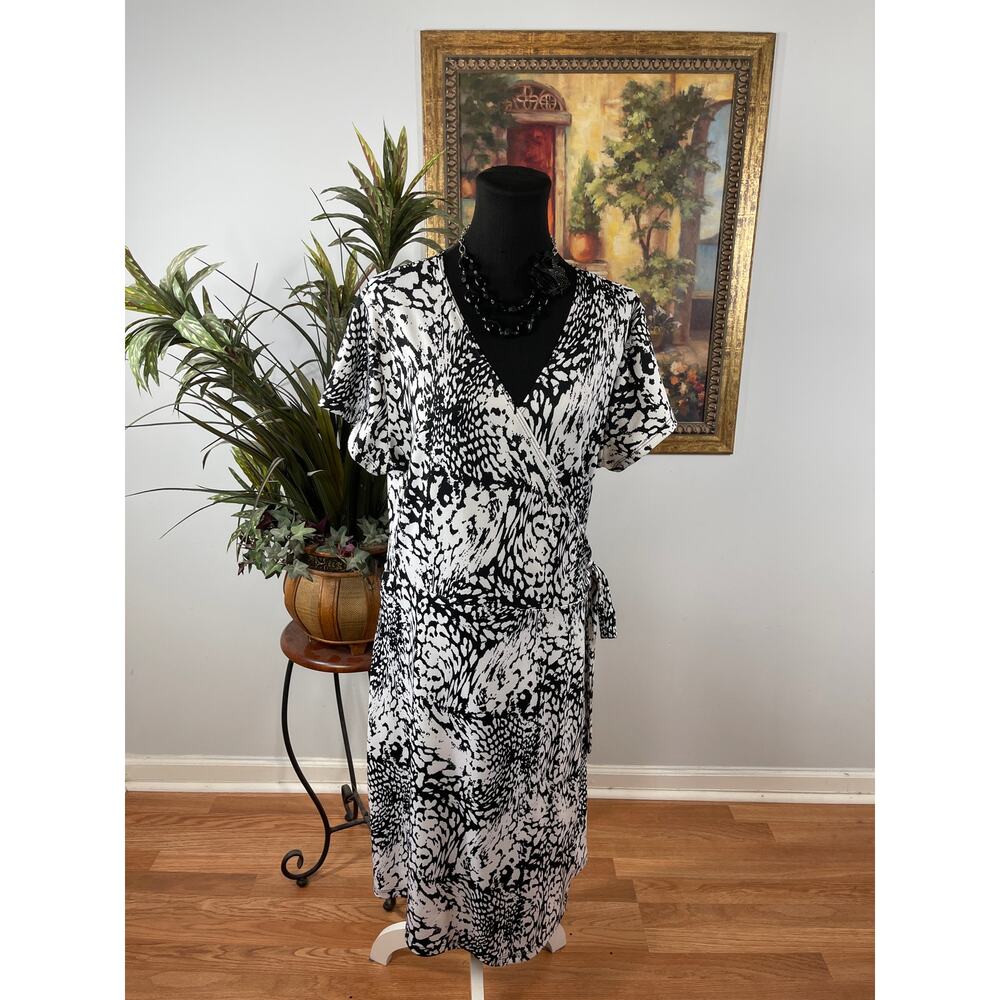Ashley Stewart Wrap Dress Women's 14 White Leopard Modern Classic Corporate Chic